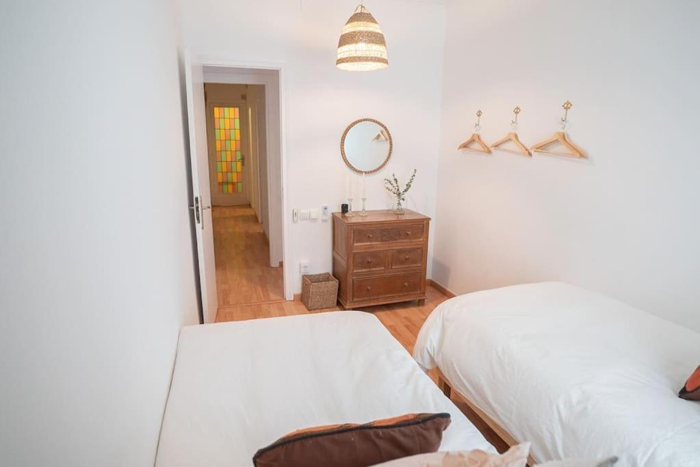 Stunning Designer 2 Bed In Glorious Gracia Appartement