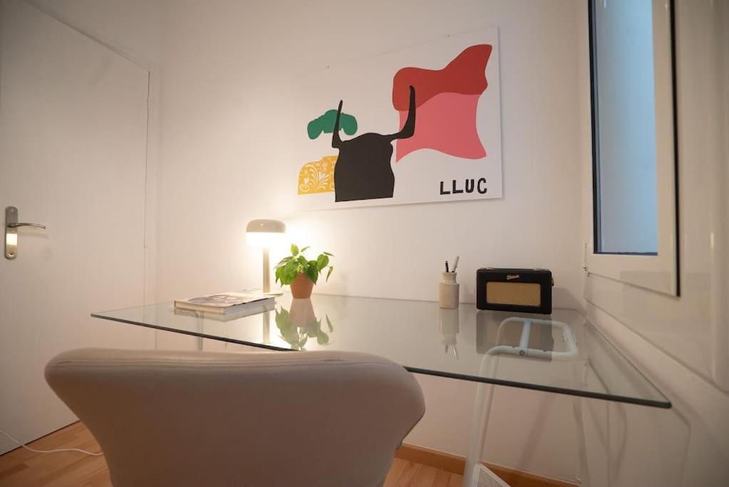 Stunning Designer 2 Bed In Glorious Gracia Appartement *